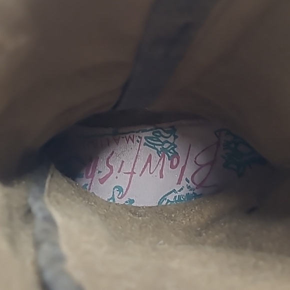 Super Cute Blowfish Distressed Faux Leather Boots Size 7.5. - Picture 6 of 7